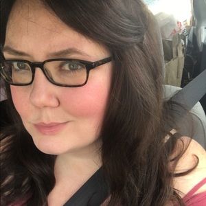 Meet your Posher, Connie